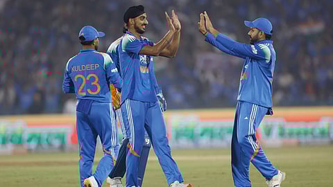 IND vs SA 2nd ODI LIVE : द. आफ्रिकेचा 4 चेंडू राखून विक्रमी विजय, भारताचा दारुण पराभव