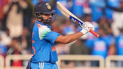Rohit Sharma : फक्त १४ धावा करूनही ‘हिटमॅन’ रोहित शर्माने रचला इतिहास; द्रविडला टाकले मागे