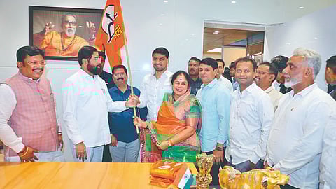 former-mayor-sai-kharade-indrajit-adgule-join-shivsena