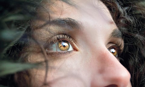 blinking-rate-reduces-while-listening-in-noise