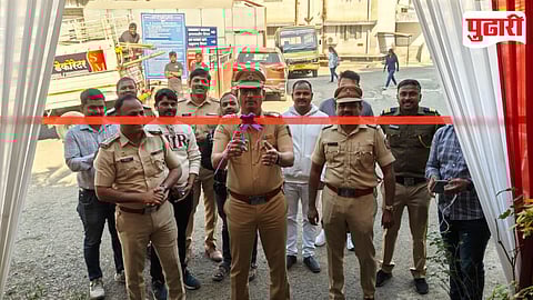 नऱ्हे पोलिस ठाण्याचे उद्घाटन करताना वरिष्ठ पोलिस निरीक्षक दिलीप दाइंगडे, आसाराम शेटे, पोलिस निरीक्षक उल्हास कदम, सहायक पोलिस निरीक्षक समीर चव्हाण व पोलिस कर्मचारी.