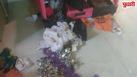 Ashti cash and gold stolen