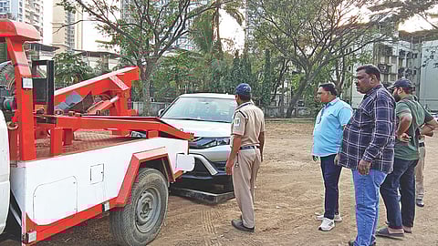 Sanpada illegal parking