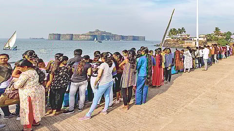 Raigad New Year tourism