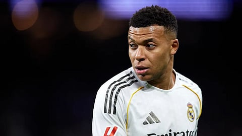 Kylian Mbappe : एम्बापेला गंभीर दुखापत; 3 आठवड्यांसाठी मैदानाबाहेर