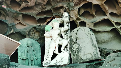Harihareshwar broken idol