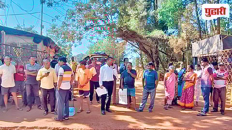 Goa Farmers Protest | सारमानस-पिळगाव येथे खाण वाहतूक ठप्प; मागण्या मान्य होईपर्यंत ट्रक चालू देणार नाही, शेतकरी-ग्रामस्थांचा इशारा