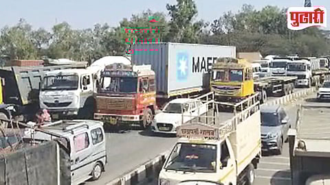 Wadgaon Maval Traffic Jam