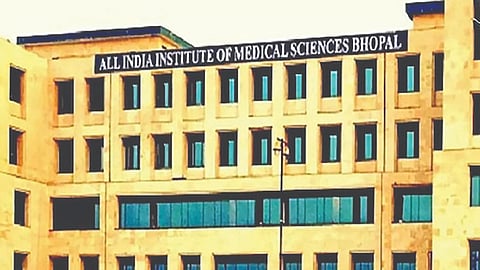 Portable Digital x ray | मध्य प्रदेशात जगातील पहिली पोर्टेबल डी एक्स-रे सिस्टीम