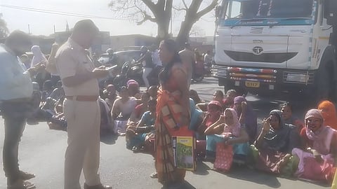 Bhandara Highway Blocked