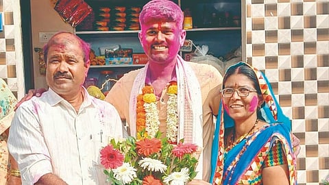 Paper vendor’s son success story