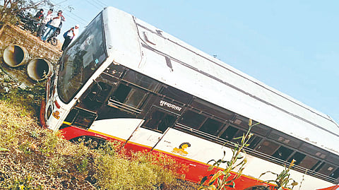 Sangli bus accident