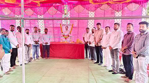 चाकूरात अजित पवार यांना सर्वपक्षीय श्रद्धांजली