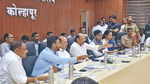 kolhapur | अधिकारीही घ्यायचे दादांची धास्ती!