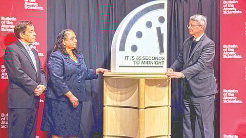 विनाश?... ‘डूम्सडे क्लॉक’ आता मध्यरात्रीपासून केवळ 85 सेकंद दूर!