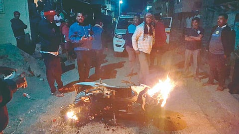 Satara Crime: पाठलाग करून ॲक्टिव्हा पेटवली