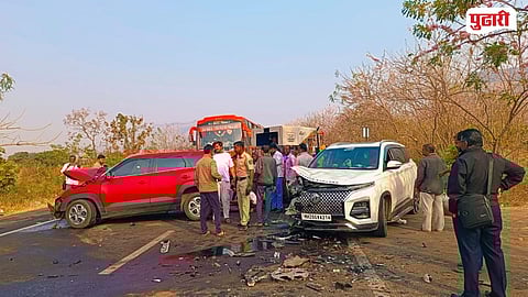 Nashik Kalwan road car accident