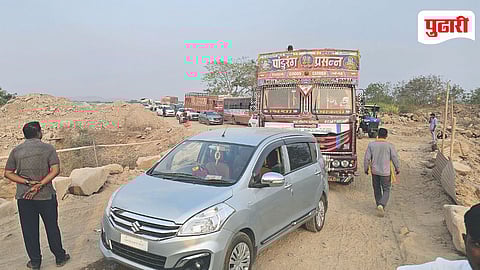 Shrigonda Beed National Highway: श्रीगोंदा–बीड राष्ट्रीय महामार्गावर संतप्त नागरिकांचा रास्ता रोको; अपूर्ण कामामुळे तासभर वाहतूक ठप्प