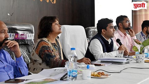 Chandrapur Collector visit Gondpipri