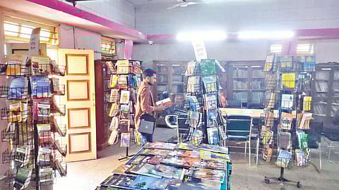 Public libraries closed