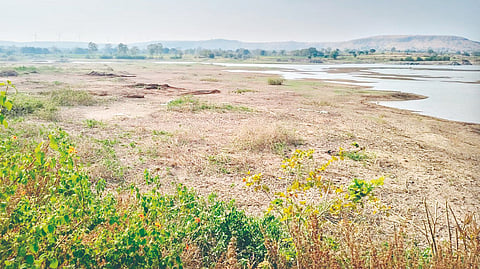 Man Khatav water crisis