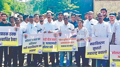 Solapur solar vendors protest