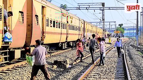 Gholvad Railway Station