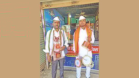 Historical sign language art