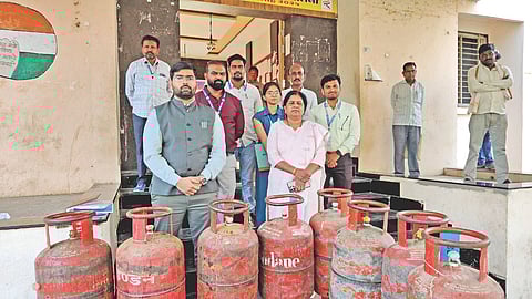 Jalna gas inspection raid