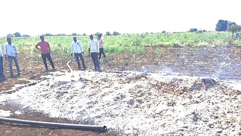 Latur News | तळणी येथे अज्ञाताने हरभऱ्याचा ढिग जाळला', १ लाख ८० हजारांचे नुकसान