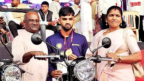 Junior Maharashtra Kesari | 'जुनिअर महाराष्ट्र केसरी'चा मान बीडला; गादी विभागात सुमितकुमार भारस्करने सुवर्णपदक पटकावले