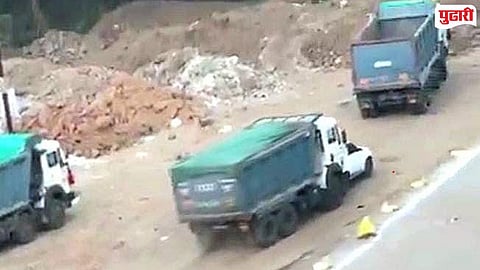 Dombivli Dumper Drags Car