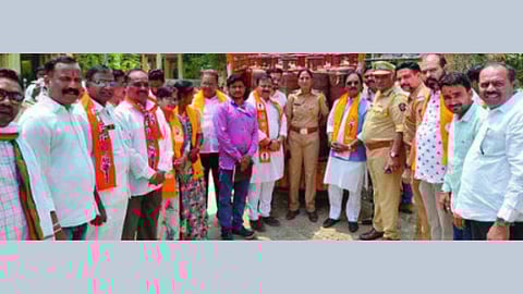 Shiv Sena UBT agitation