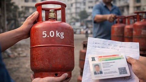 LPG Crisis : ओळखपत्र दाखवा अन् 5 किलोचा सिलिंडर न्या, गॅस तुटवड्यामुळे होणारे मजुरांचे स्थलांतर रोखण्यासाठी पाऊल