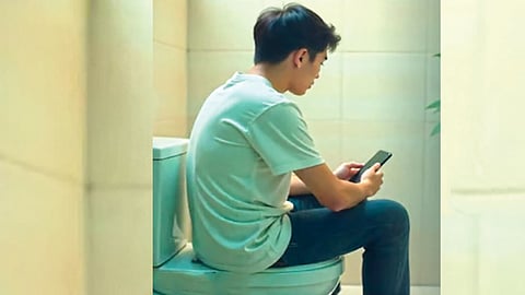 Mobile use in toilet risks |