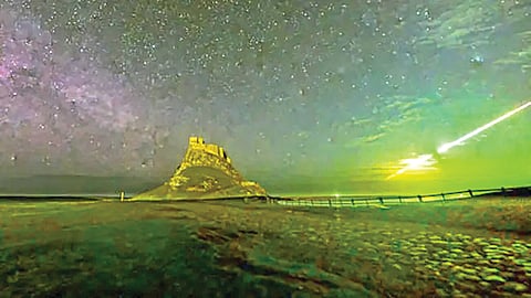 England sky Green meteor |