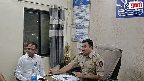 Jalgaon MLA Amol Patil Protest in Erandol Police Station