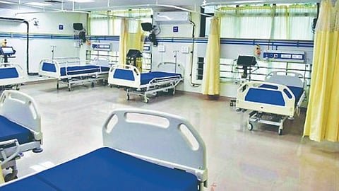 Healthcare crisis: रुग्णालयातील खाटांची संख्या फक्त 14 लाख
