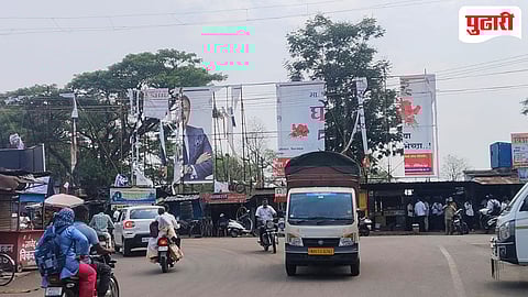 कुरुंदवाडात महाकाय होर्डिंगचा धोका; ११ केव्ही तारांवर पोस्टर कोसळून शॉर्टसर्किट, शहर अंधारात