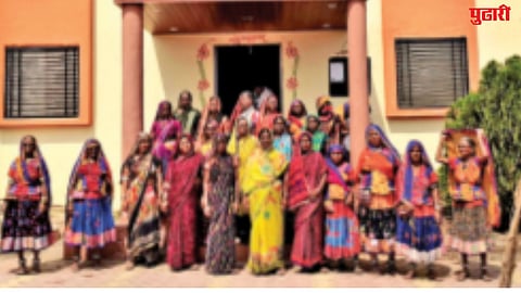 Nandgaon Tanda women protest liquor ban
