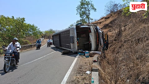 सुर्ली घाटात ट्रॅव्हल्स पलटी! चालकासह सात जण जखमी; ब्रेक फेल झाल्याने अपघात