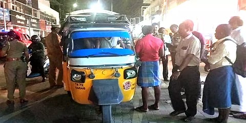 நெல்லை: வடமாநில இளைஞரிடம் வழிப்பறியில் ஈடுபட்ட 2 சிறார்கள் உட்பட 5 பேர் கைது