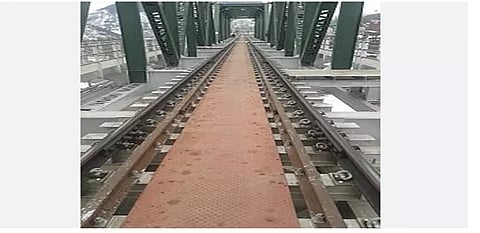 விரைவில் பயன்பாட்டிற்கு வருகிறது ஸ்ரீநகர் - ஜம்முவை இணைக்கும் ரயில்வே பாலம்!