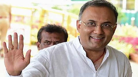 தினேஷ் குண்டுராவ்