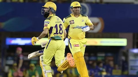 மொயின் அலி-தோனி