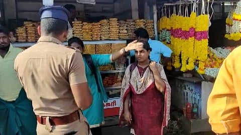 மதுரை சட்டக்கல்லூரி மாணவிகள்