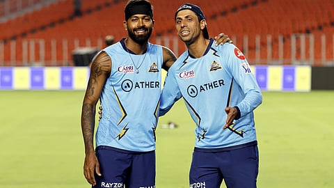 ஹர்திக் பாண்ட்யா, ஆஷிஷ் நெஹ்ரா