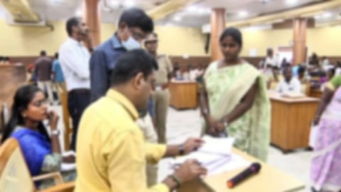 காவல் ஆய்வாளர் மீது பாலியல் புகார் கொடுத்த பெண்