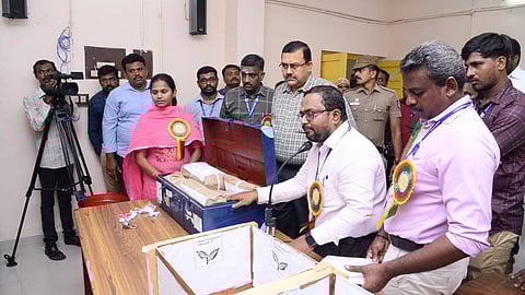 தபால் வாக்குகள் மறுஎண்ணிக்கை