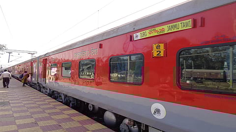 ஜம்மு தாவி சீல்டா எக்ஸ்பிரஸ்